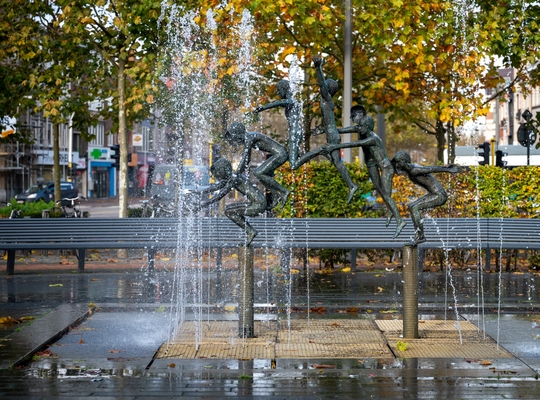 ‘Fontein Sprong’ van Stefan Bongaerts ‘Fontein Sprong’ van Stefan Bongaerts